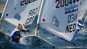 Marit Bouwmeester tijdens het WK zeilen in Perth