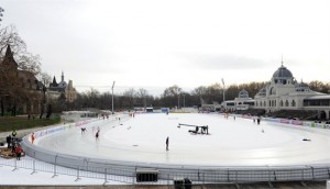 Wedstrijdbaan Boedapest EK allround_original_foto van Huub Snoep